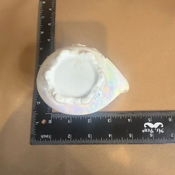 Porcelain footed creamer with iridescent finish and gold trim - Picture 6 of 7